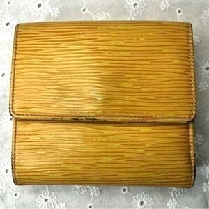 Louis Vuitton Malletier Epi Leather Elise Wallet. Yellow